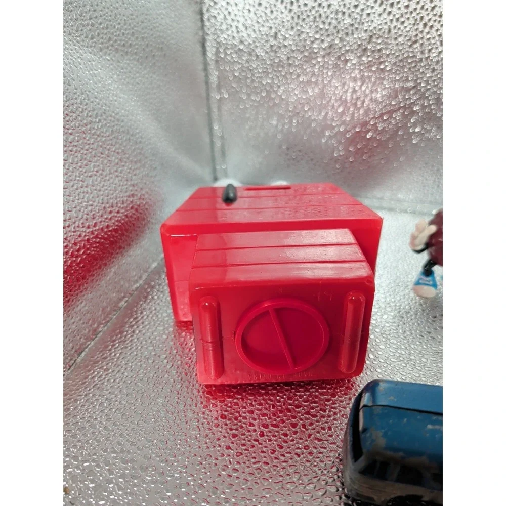 1966 Peanuts Snoopy Doghouse Red Coin Bank 4 California Raisins & Greyhound Bus